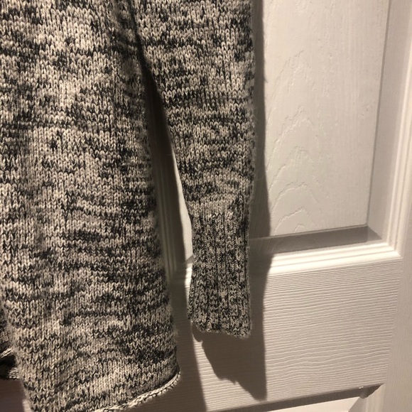 Aritzia Talula Mulberry Cardigan Wrap - Picture 7 of 7